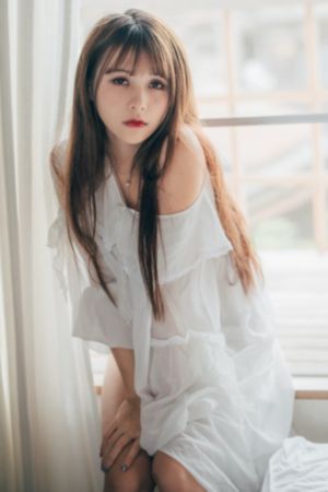 亚洲囯产青草衣衣_超清完整版观看